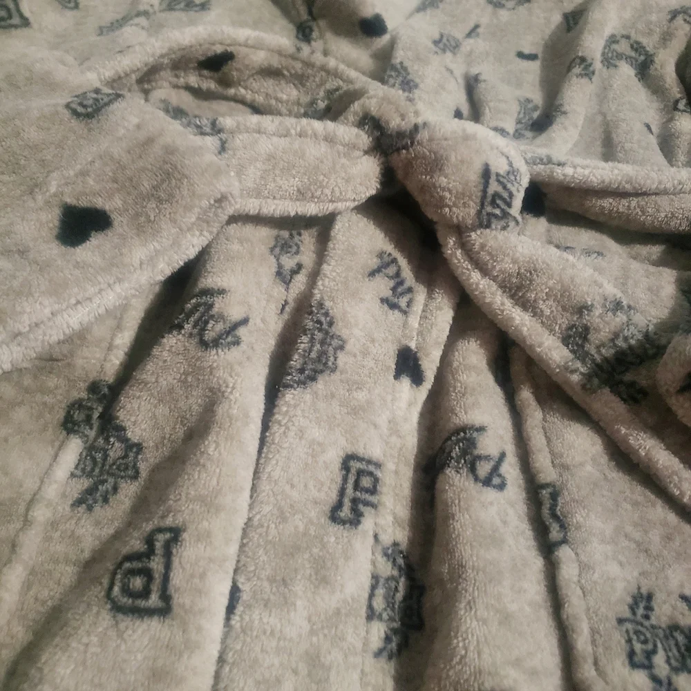 Victorias Secret Pink Robe - Picture 2 of 3